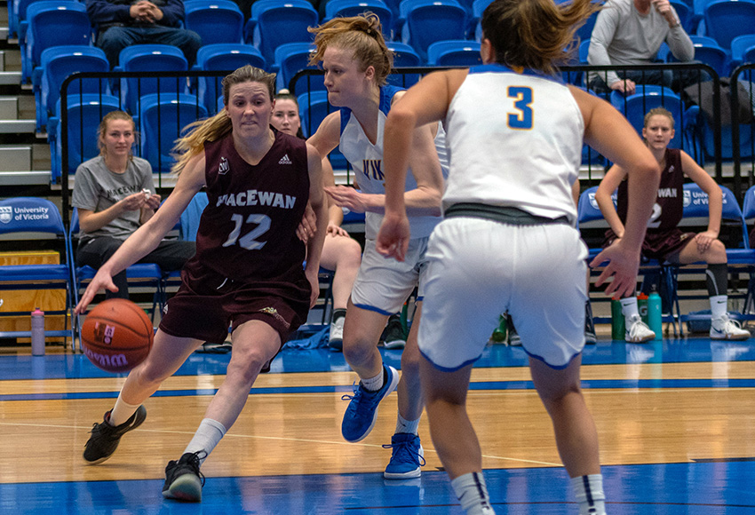 Kayla Ivicak capped off her illustrious five-year university career with back-to-back double doubles on her final weekend at Victoria to finish with 22 for her career (Full Stroke Photography).