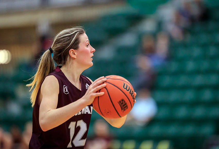 Kayla Ivicak had back-to-back double-doubles for MacEwan in a pair of road victories over the Mount Royal University Cougars over the weekend (Robert Antoniuk photo).