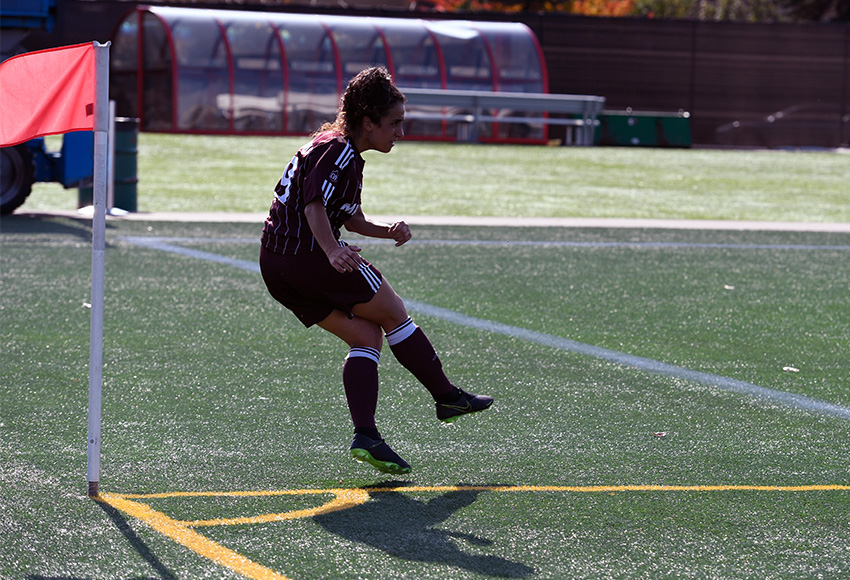 Suekiana Choucair unleashes a corner kick against Manitoba on Sunday that curled right into the net for the game's opening goal (Chris Piggott photo).