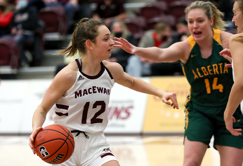 Noelle Kilbreath torched Alberta on Friday with 25 points and 11 rebounds - the first double double of her Canada West career (Eduardo Perez photo).
