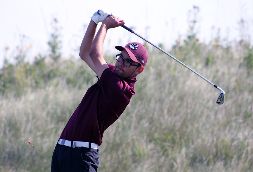 Justin Berget, seen in action at the ACAC North Regional last month, shot a 73 in the opening round of the CCAA national championship (Jefferson Hagen photo).