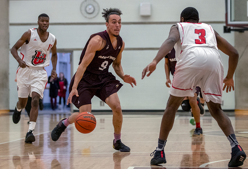 Dustin Gatzki, seen going against Winnipeg in a recent game, led the Griffins with a nice double-double (20 points and 10 rebounds) in Friday's loss at Regina (Eduardo Perez photo).