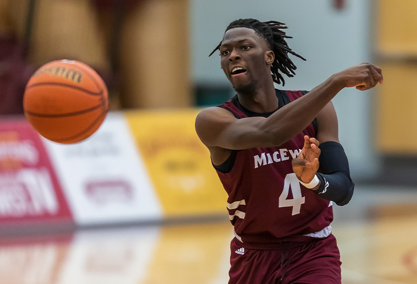 Matthew Osunde led the Griffins with 18 points in Friday's loss to the Dinos (Robert Antoniuk photo).