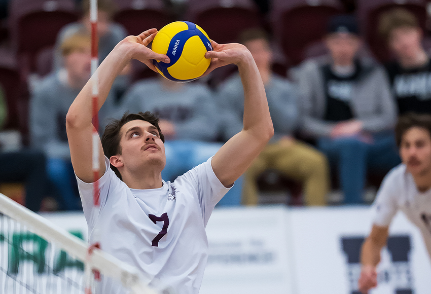 Mason Natras has played in 10 of the Griffins' last 12 sets, including setting up MacEwan's first win of the season on Jan. 14 vs. UFV (Robert Antoniuk photo).