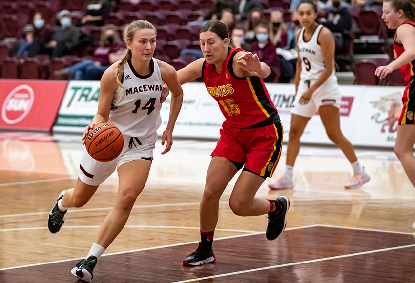 Shannon Majeau drives the lane during their 71-68 win over the Dinos on Nov. 12. The teams will meet again this weekend in Calgary (Eduardo Perez photo).
