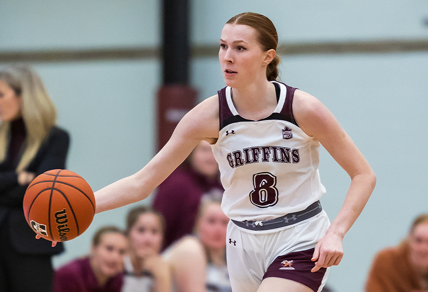 Samantha Hickey had two blocks against Victoria on Friday and now has 18 on the season, which is a new program record for the most by a rookie in a Canada West campaign (Robert Antoniuk photo).