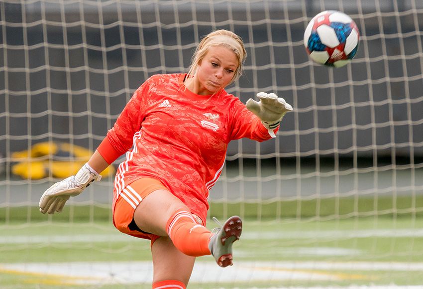Former Griffins goaltender Emily Burns has signed with the St. Albert Impact's UWS squad after completing her first pro season with Spanish second division team Real Racing (Chris Piggott photo).