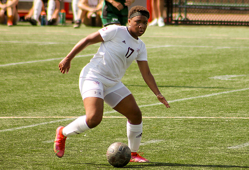 Grace Mwasalla scored three times in two weekend games for the Griffins (Jefferson Hagen photo).