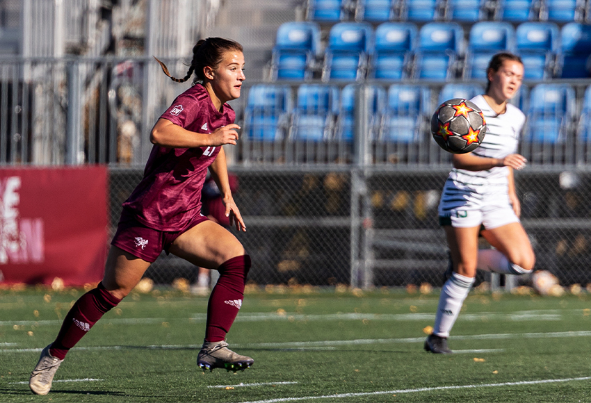 Mariah Arnott moves the ball against Saskatchewan during a game last fall. The Griffins kick off a winter schedule on Friday against Calgary Foothills and will travel to Hawaii for exhibition matches next month (Joel Kingston photo).
