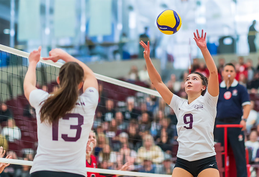 Payton Shimoda won the Griffins' starting setter job last season and continues to be key for the team in 2022-23 (Robert Antoniuk photo).