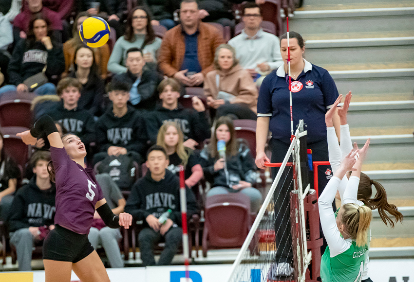 Mariah Bereziuk led the Griffins with eight kills and five digs on Saturday (Eduardo Perez photo).