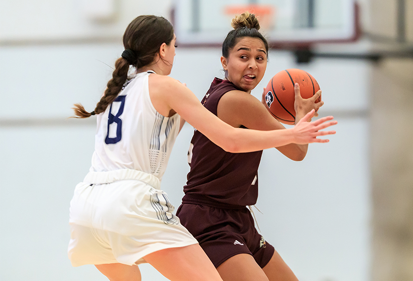 Darian Mahmi had 12 points for the Griffins in an 84-52 loss to Trinity Western on Saturday (Robert Antoniuk photo).