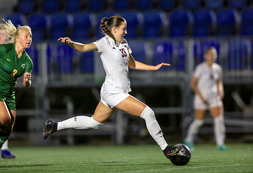 Grace Schimpf scored the winning goal in the 38th minute on a blast from 25 yards out (Robert Antoniuk photo).